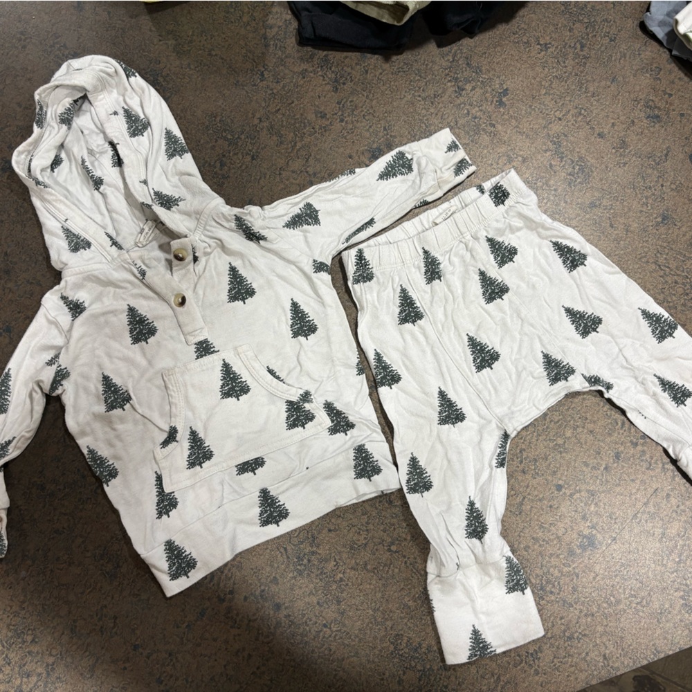 Kate Quinn white and green trees hoodie bamboo set